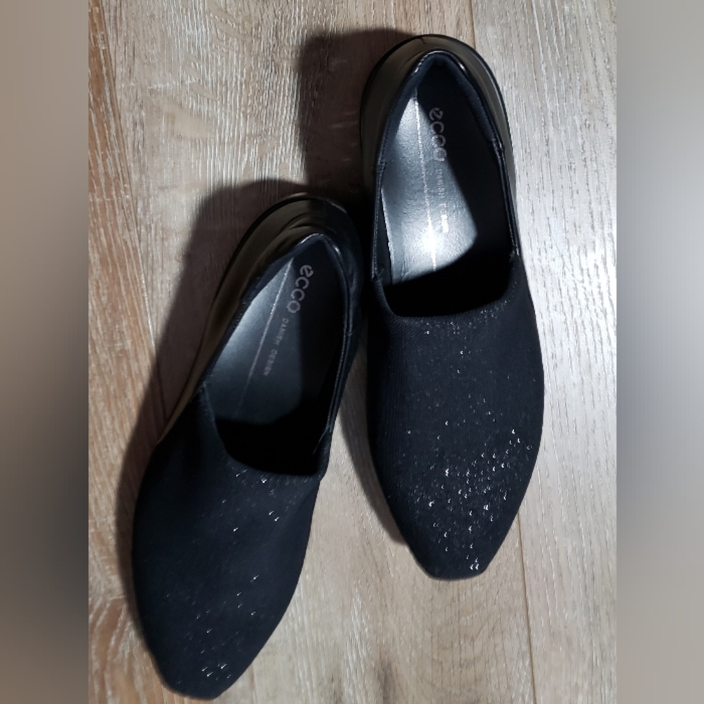 Ecco black, 1.5" wedge heel